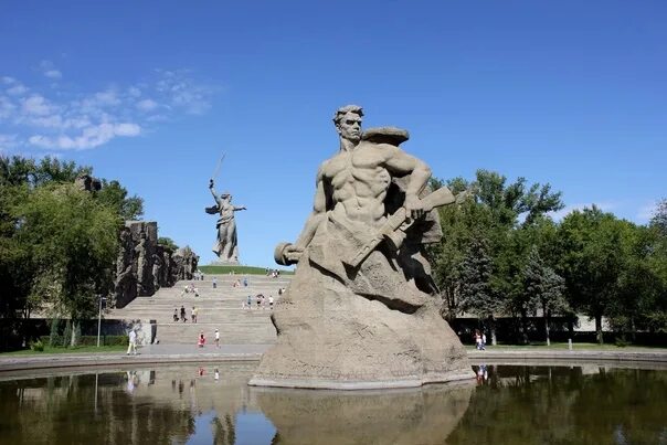️Телефонные террористы угрожают взорвать монумент "Родина-мать зовет!" на. Новос