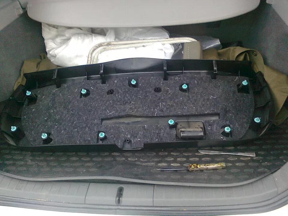Замена замка задней двери - Toyota Prius (50), 1,8 л, 2016 года запчасти DRIVE2