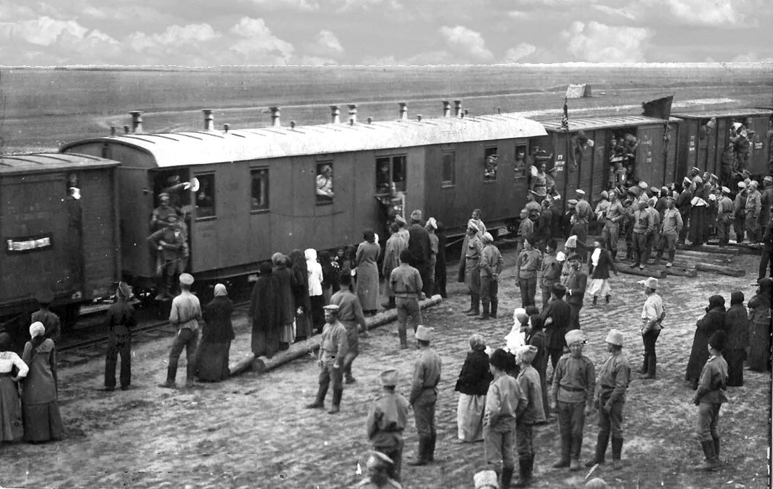 В военные годы переехали в. Эшелон солдат первой мировой войны. Вокзал 1941 ВОВ.