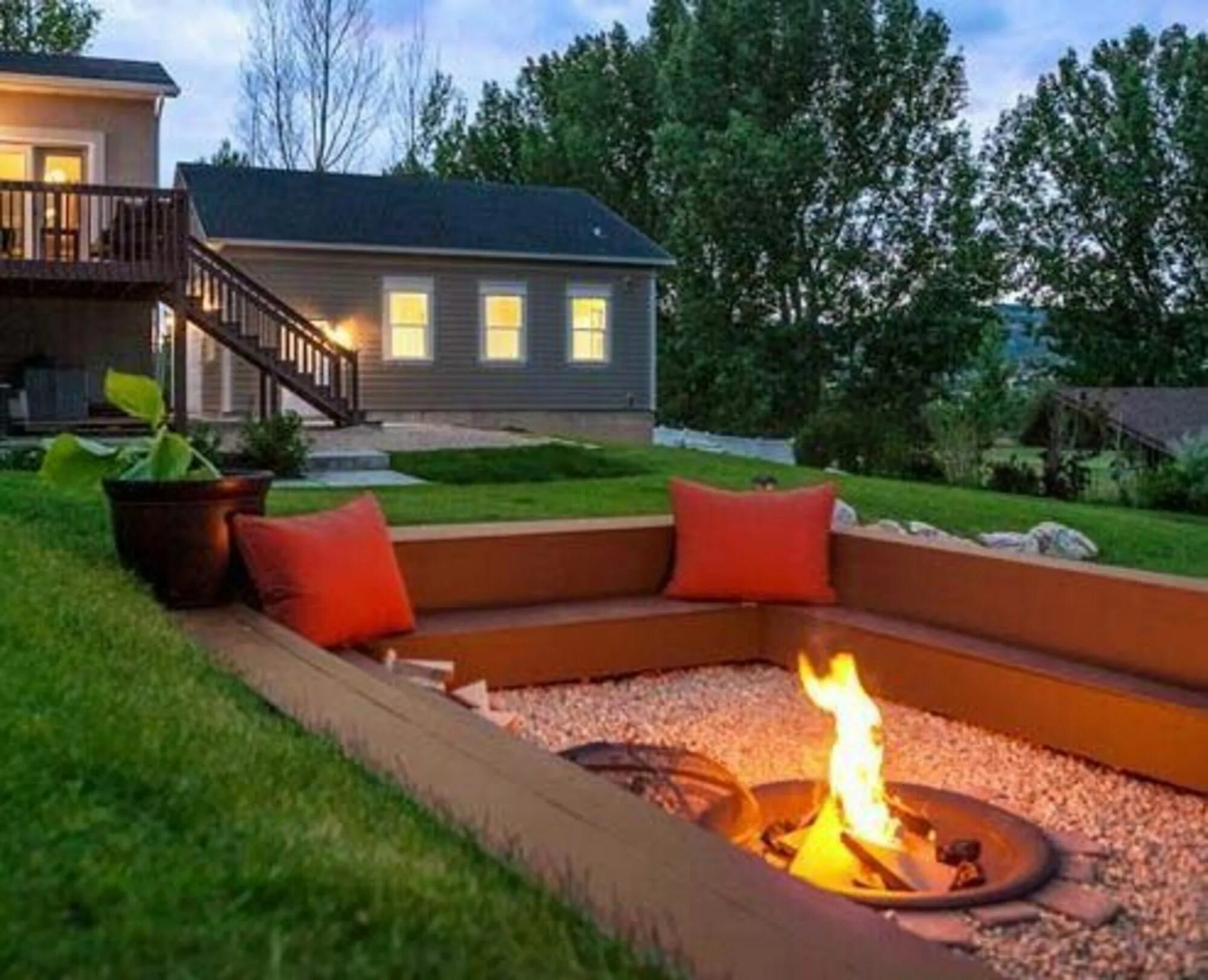Кострище patio roca. Костры на дачном участке. Костровище зона барбекю ландшафт. Площадка для костра на даче. Очаг из камня кострище.