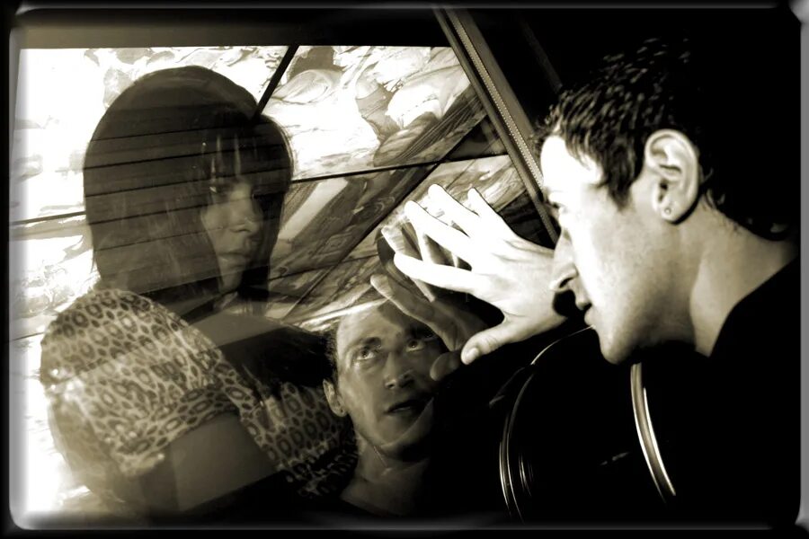 Любовь и разлука не ходят одна. Двое разлука. люди прощаются. разлука с другом. фотографии разлука.