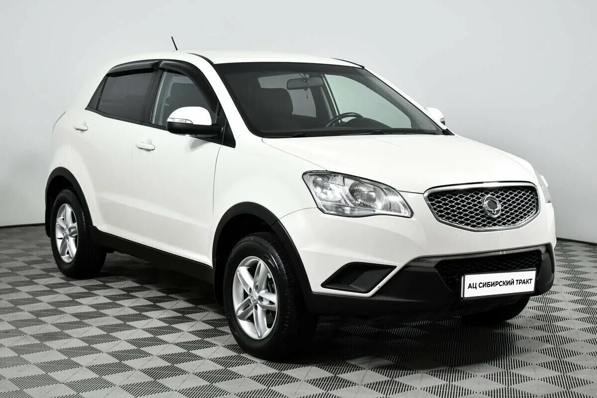 Санг йонг 2013. SSANGYONG Actyon 2013. Actyon SSANGYONG белый. Санг енг Актион 2013 белый. Саньенг 2013г серебристый.