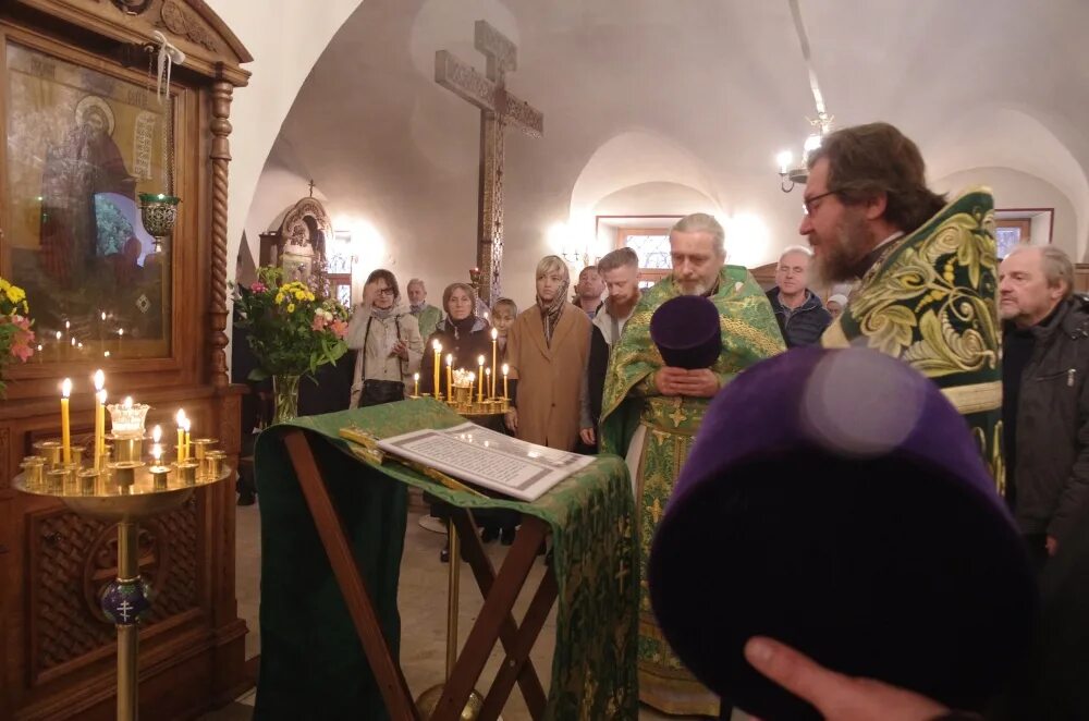 храм сергия в крапивниках расписание