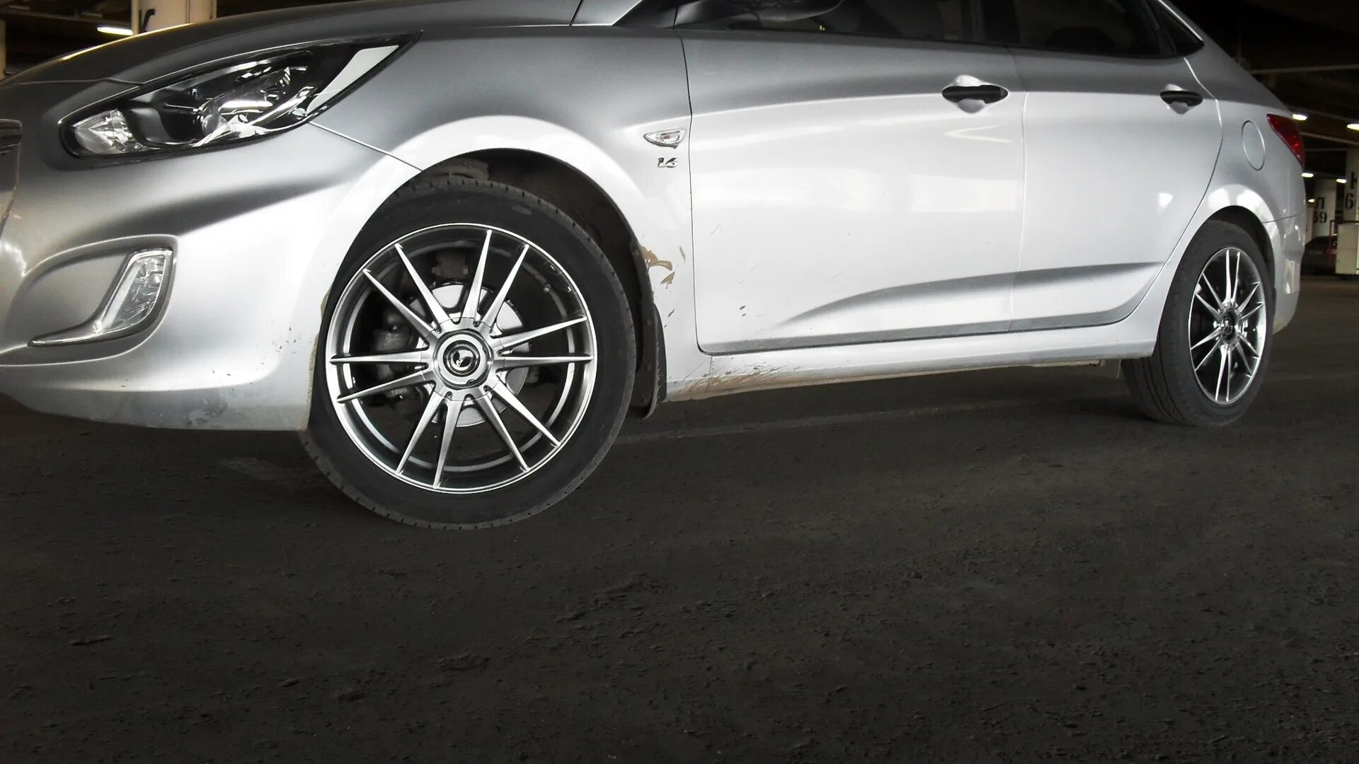 Литые диски solaris r15. Диски hyundai solaris r16. литые диски 16 на хендай солярис. hyundai solaris литые диски r16. диски на hyundai solaris 2013.