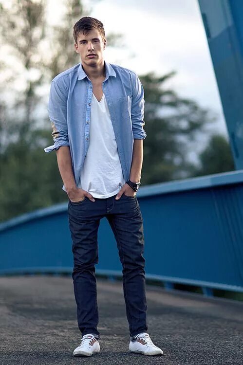 Como usar camisa jeans masculina. Um guia com dicas e estilos. Mens fashion casu