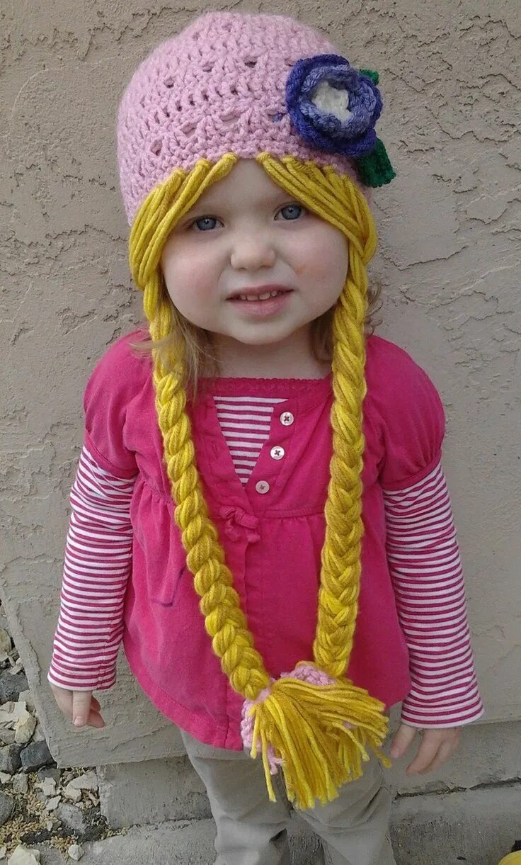 Мультяшная девочка. Вышивка на пяльцах. Хобби вязание. Девочка из пряжи крючком. Вязаная шапка парик.