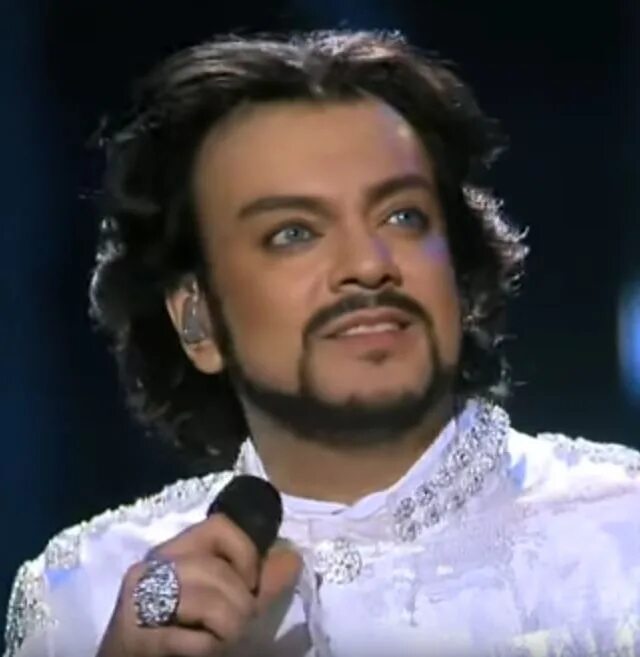 Какую песню должен был петь киркоров. Филипп киркоров 2005. киркоров 2011. филипп киркоров 2011. филипп киркоров с голубыми глазами.