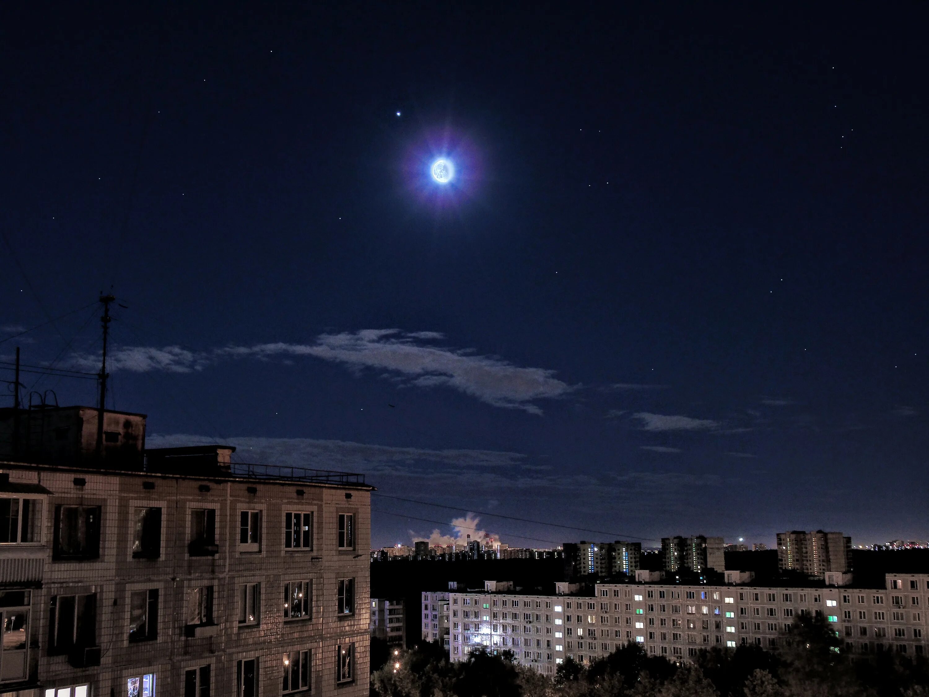 Соединение луны и юпитера. Сближение Луны и Марса. Лунные явления. Фиолетовая Луна явление. Сближение Луны и Марса 2021.