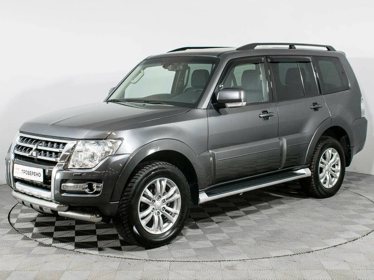 Mitsubishi pajero 2015