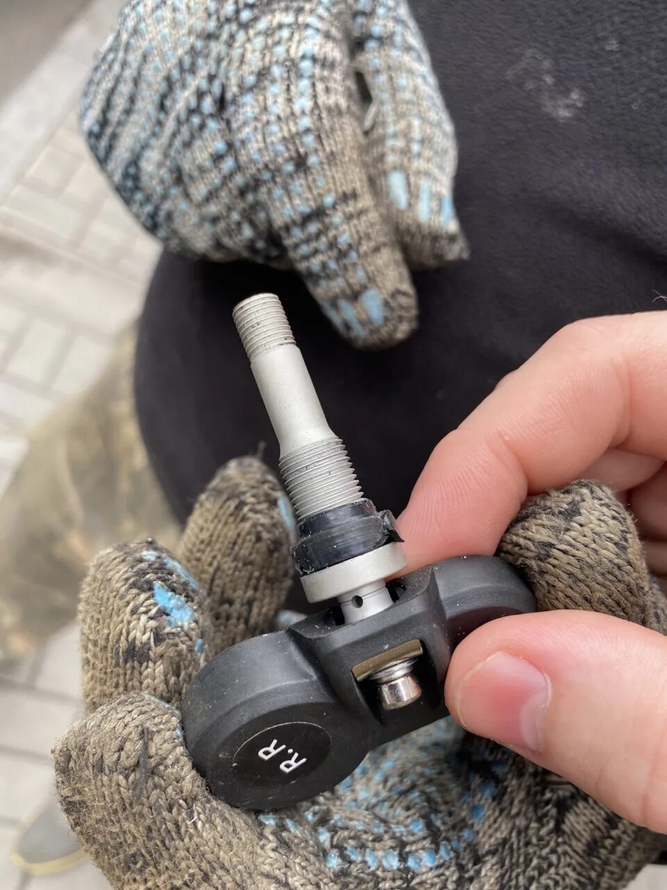 Датчики давления в шинах а2с82481801. Tpms датчики давления в шинах volkswagen passat b7. Датчик pmv-c210. Датчик давления шин gx 460. Поменять датчик давления в шинах.