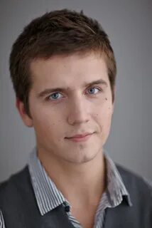 Актер сыгравший молодого