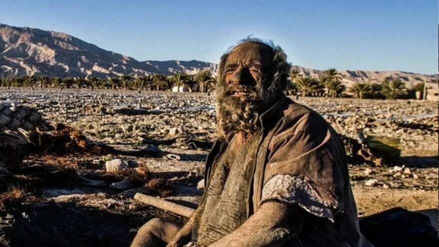 Самый грязный человек в мире Аму Хаджи. Аму Хаджи, который не мылся 60 лет. Аму Хаджи не мылся 94 года.