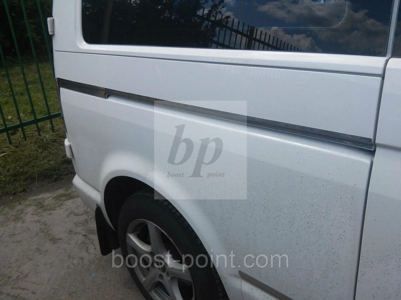 Фольксваген транспортер боковая дверь. Volkswagen transporter t5 дверь боковая. Дверь т4 vw. Обшивка задней двери фольксваген т5. Volkswagen transporter t5 дверь боковая.