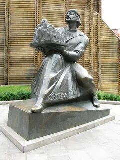 Памятники киевская