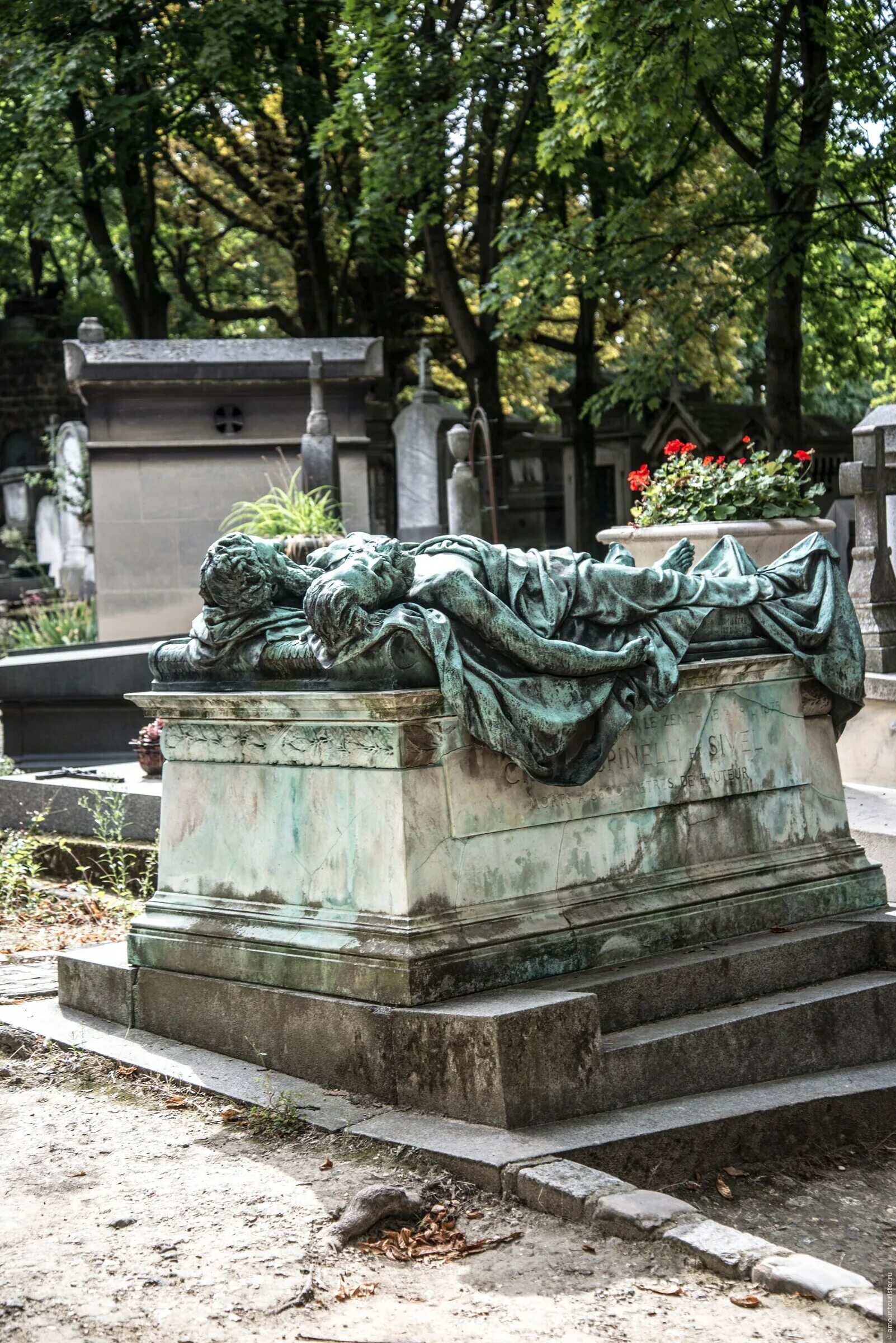 https:///destinations/france/paris/20eme-arrondissement/attraction