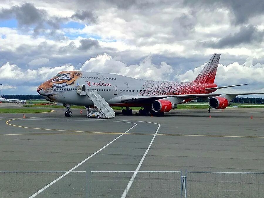 Боинг 747 авиакомпания Россия. Боинг 747 Тигролет. Самолет авиакомпании Россия Боинг 747. Боинг 747 400.