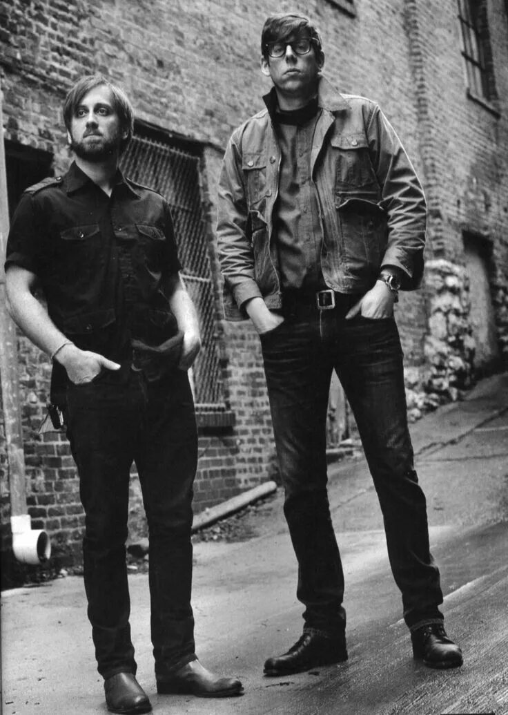 Black keys i. The black keys. блэк кейс группа. the black keys рок-группа. black keys 2025.