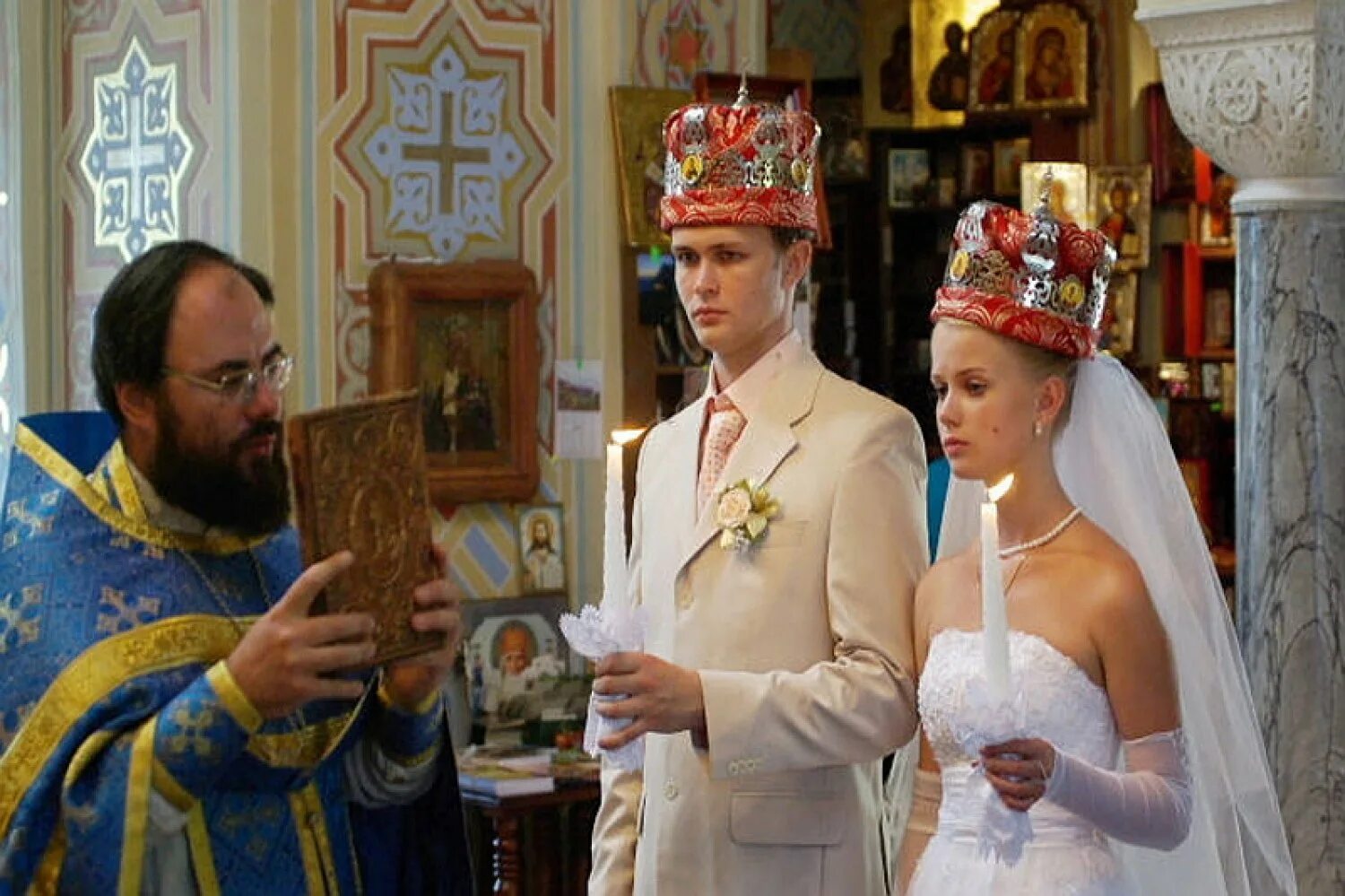 Борешься колеблемый повенчанный