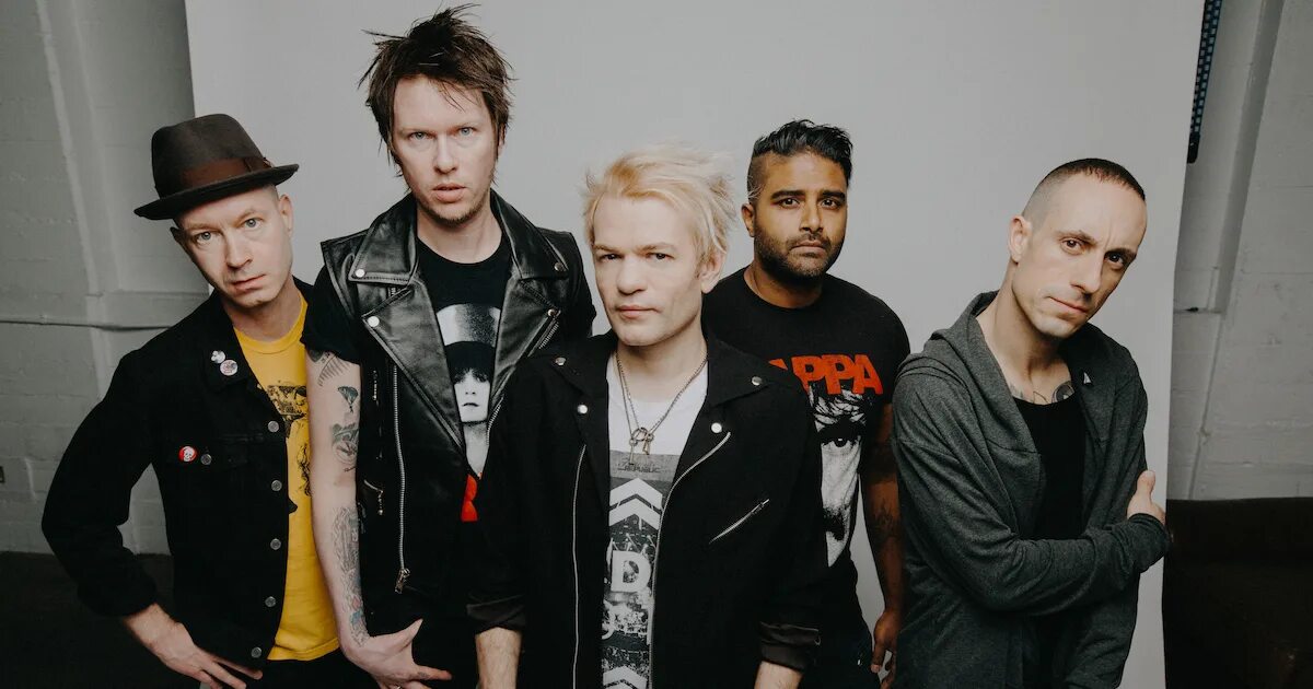 13 voices. Sum 41 2022. Группа sum 41. Sum41 сегодня. Sum 41 сейчас фото 2022.