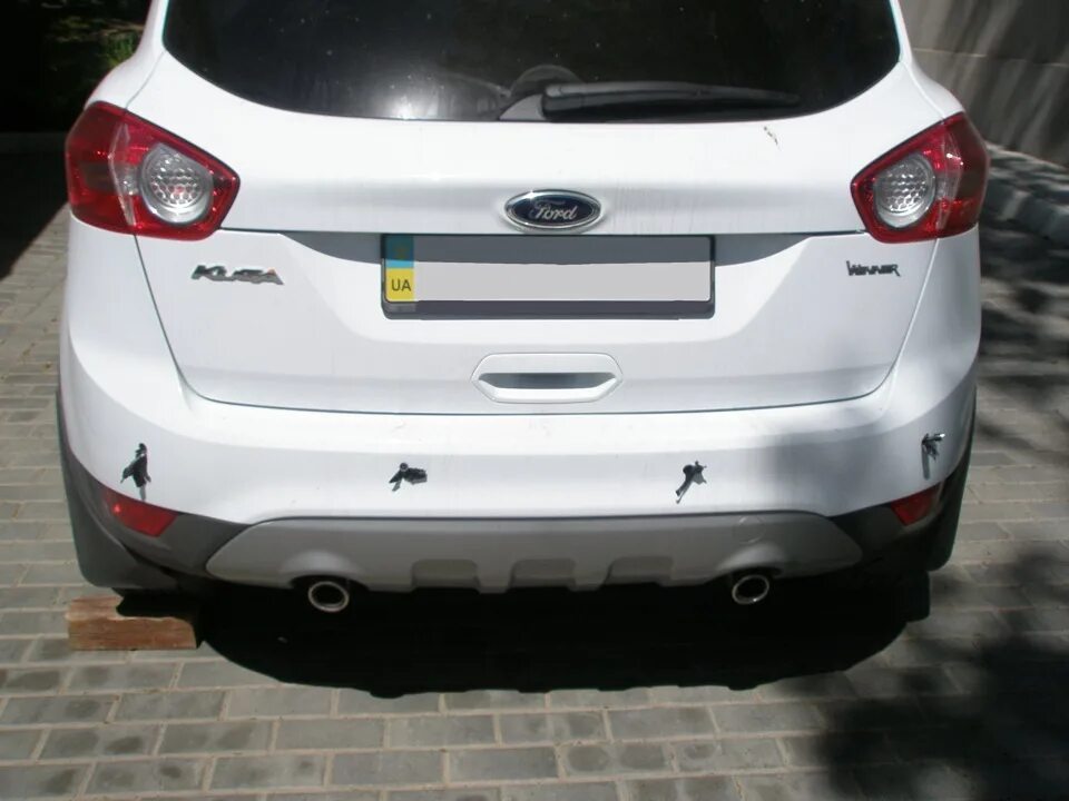 Штатный парктроник ford fusion. Задний парктроник куга 1. Парктроник форд фокус 2. Кронштейн датчика парктроника на форд куга 2. Парктроник форд куга 1 фото.