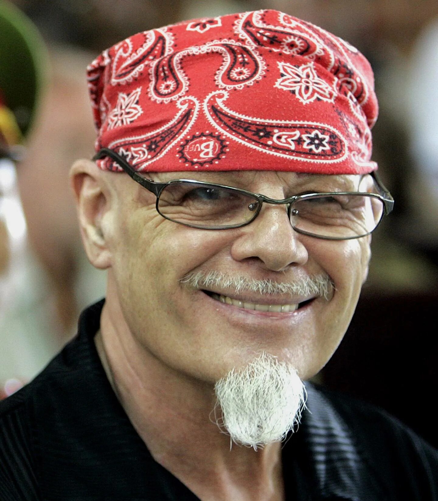 Gary glitter logo. Glitter (gary glitter album). Gary glitter. Певец гарри глиттер. Гари глиттер фото.