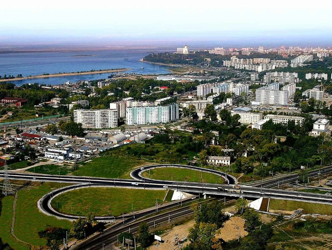 Хабаровск набережная амура. Хабаровск столица дальнего востока. Утес хабаровск. Картинка кгкоу ши 4 г хабаровск. Ши хабаровск.