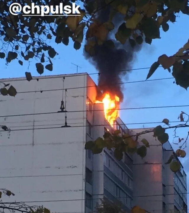 Что горит в ульяновске сейчас. Пожар в заволжье. пожар ульяновск заволжье. вчера пожар в заволжье. пожар в ульяновске за последние сутки заволжье новый город.