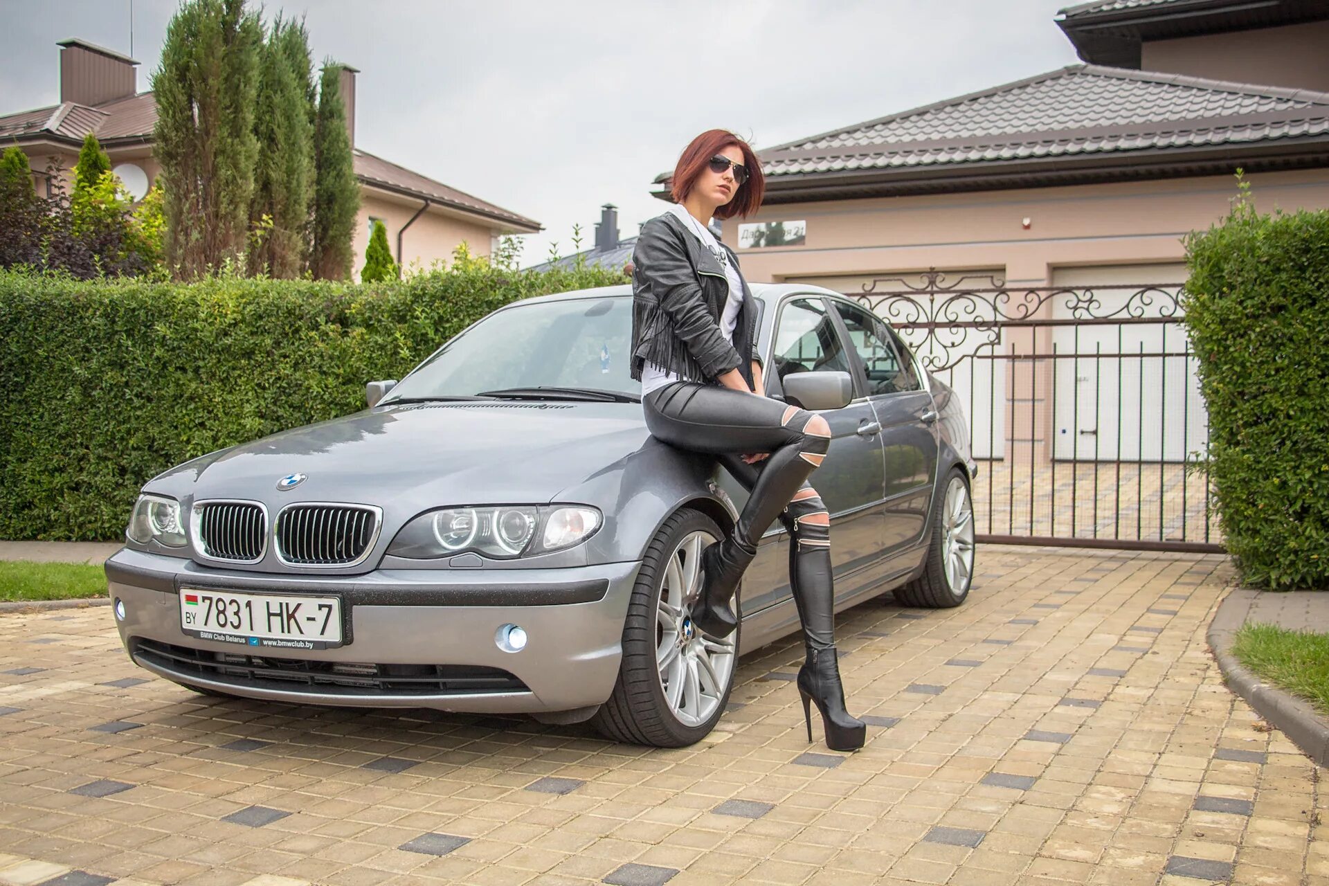 BMW И девушки. BMW 3 на белорусских номерах. BMW 3 женская.