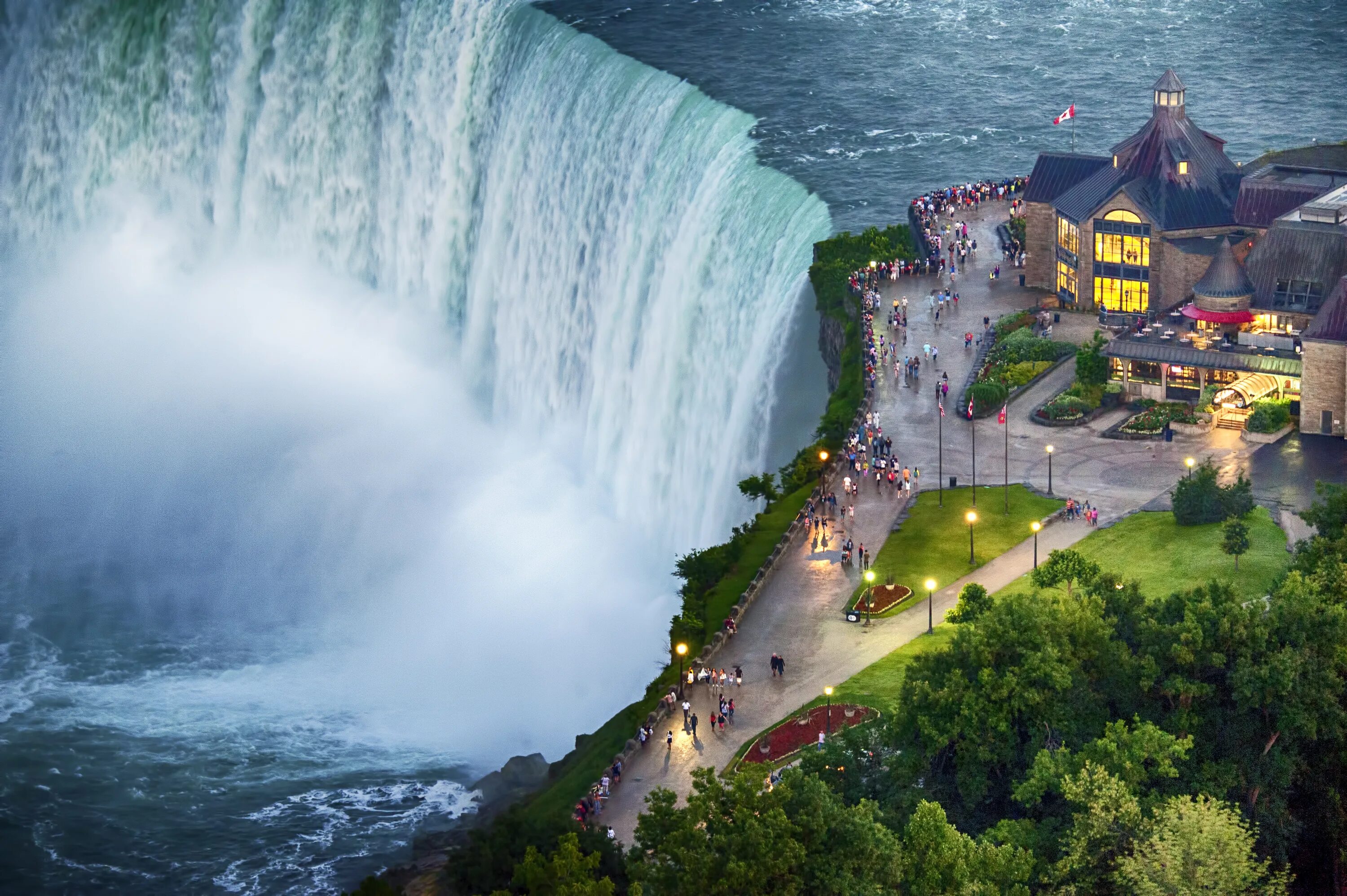 Считается одной из самых интересных. Ниагарский водопад Канада. Достопримечательности Канады Ниагарский водопад. Ниагарский водопад Онтарио. Ниагара Фоллс Канада город.