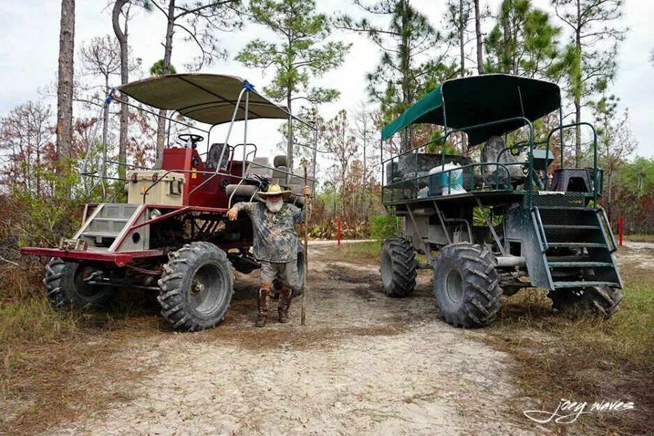 Swamp dingo. Swamp buggy. swamp buggy model. higgins swamp buggy model 5, or swamp skipper.