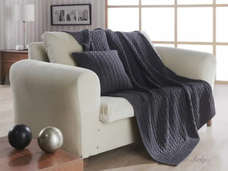 плед покрывало на диван на валберис. пледы в гостиную. плед крупной вязки на диван. плед на диван. плед в интерьере гостиной.