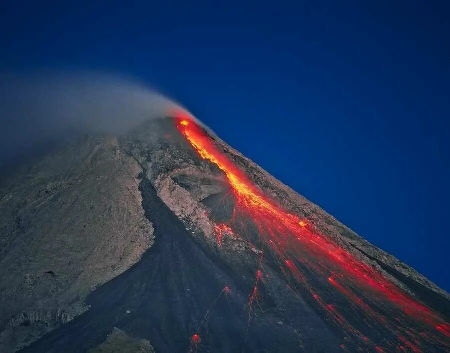 вулкан шишель камчатка. извержение вулкана на камчатке. самый большой камчатский вулкан. петропавловск-камчатский корякская сопка. авачинская сопка и петропавловск.
