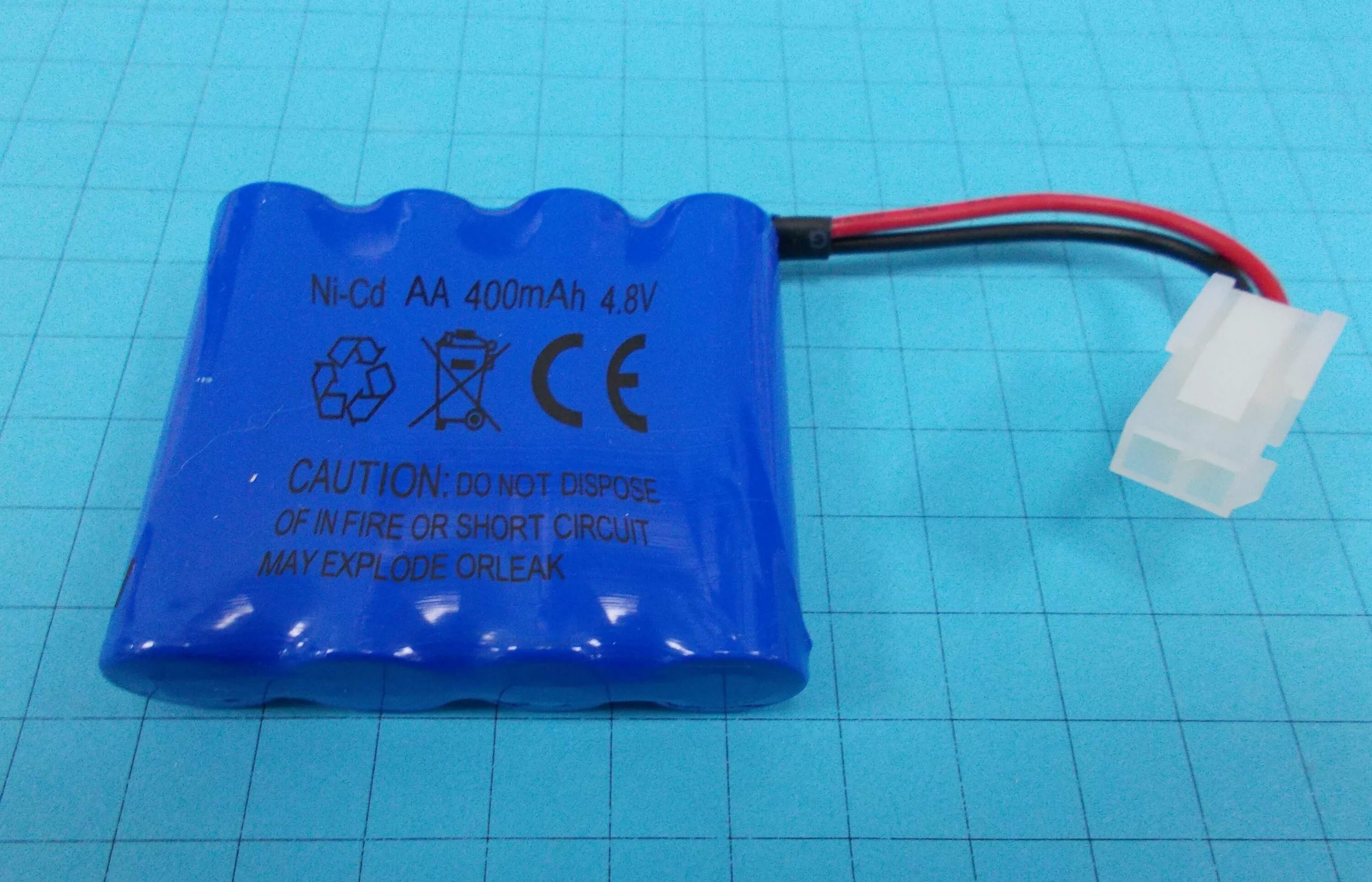 Аккумулятор показывает 5 вольт. Ni-cd aa400mah 4.8v. аккумулятор ni-cd 4.8v 400 mah. ni-cd aa400mah 4.8v танковый. ni cd аккумулятор aa400mah 4.8v.