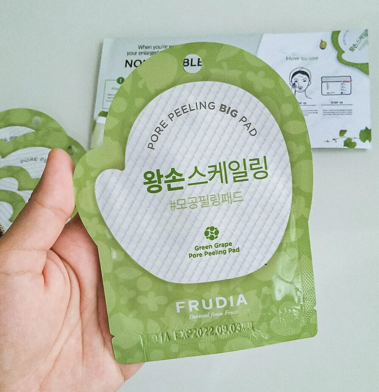 Frudia Green grape Pore peeling big Pad⠀. Пилинг диски Фрудиа. Frudia отшелушивающие диски с зеленым виноградом. Frudia диски отшелушивающие с зеленым виноградом (1саше). Смываемые корейские маски