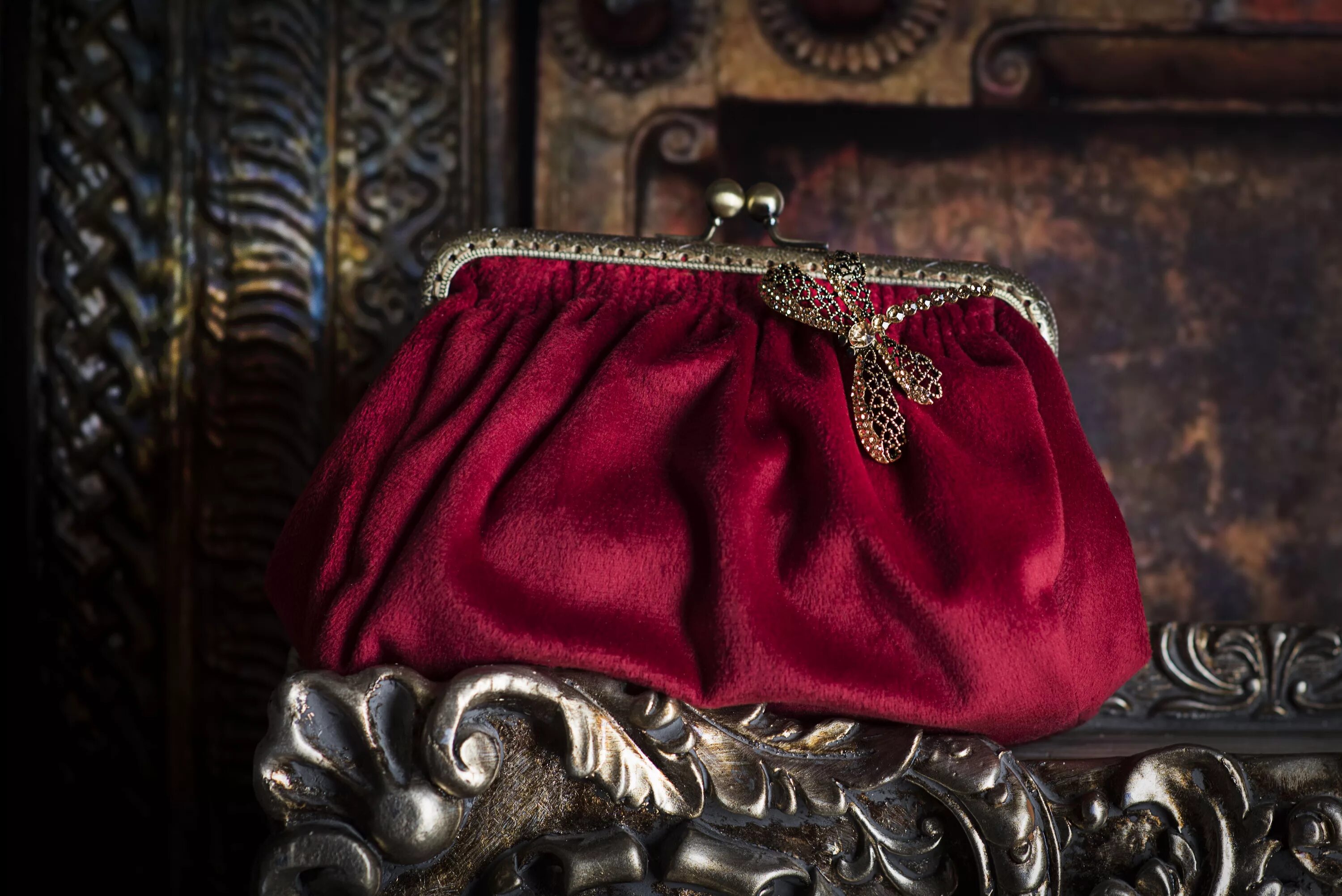 Клатч в карри. Сумка клатч из бархата. Сумка фермуар эконика. Бархатный клатч. Ermanno scervino сумка клатч.