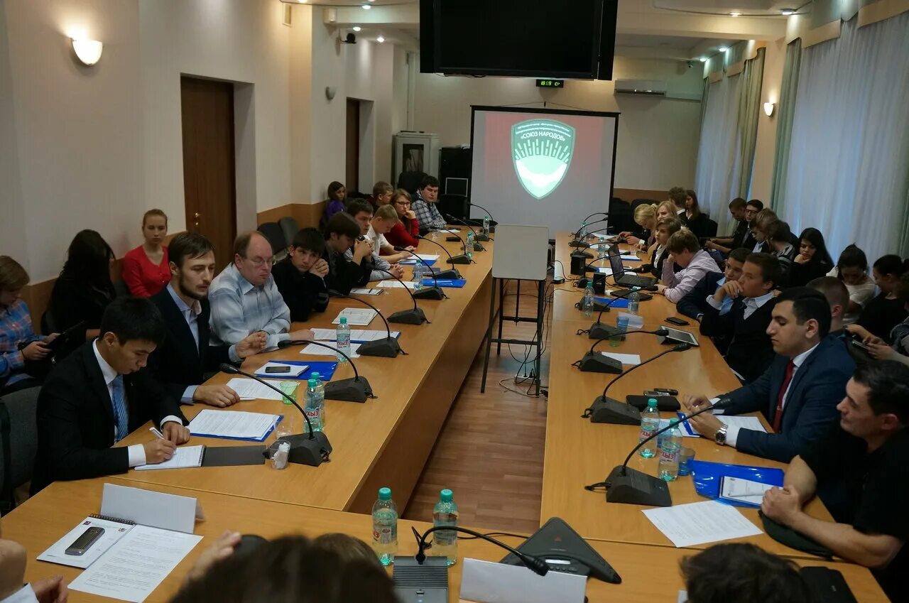 Рясков анатолий анатольевич префектура юао. Префектура юао префект. Зам префекта южного округа москвы. Префектура юао префект. Сайт префектуры юао.