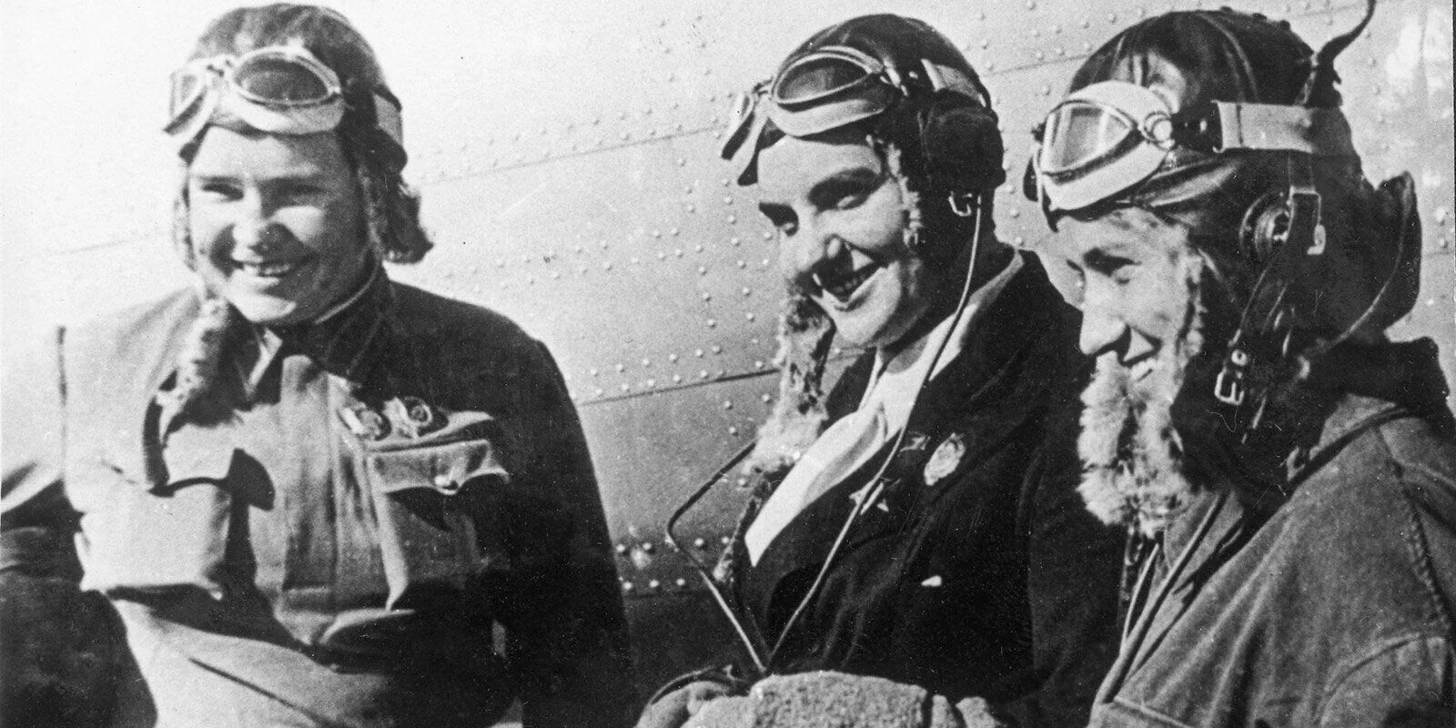 Гарриет куимби женщина-пилот. Валентина гризодубова (1909-1993). Марина раскова и полина осипенко. Полина осипенко летчица. Освальд бельке летчик.