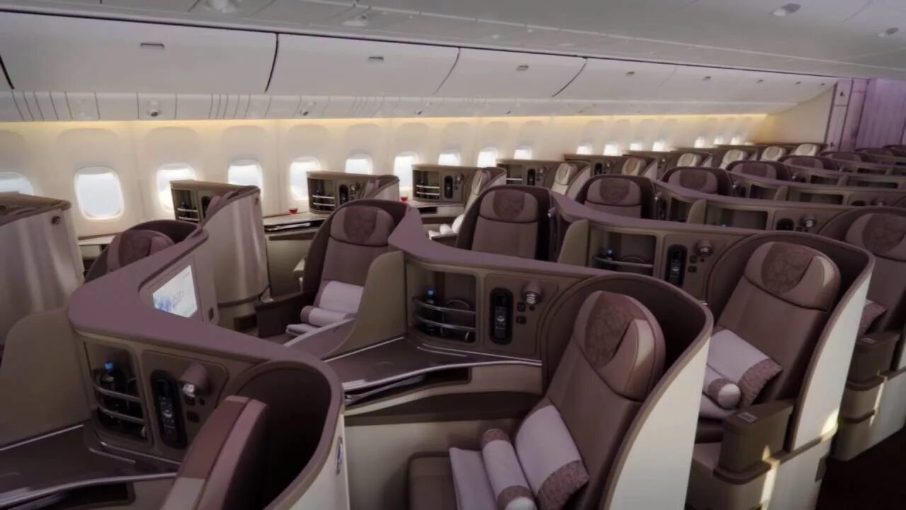 Боинг 777 катар бизнес класс. Boeing 777-300er аэрофлот бизнес класс. Боинг 777 бизнес класс. 777-300er норд винд. 777-200 lr emirates.