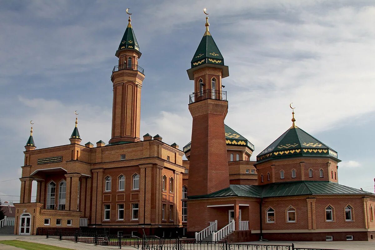 В каком городе есть мечеть. Самарская соборная мечеть. курганская соборная мечеть. соборная мечеть города йошкар-ола. минарет самарской мечети.