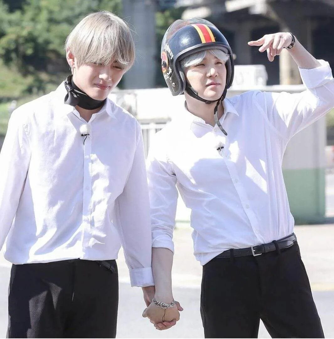 Тэхен и шуга. Тэхён и Юнги. Taegi BTS. Мин Юнги и Тэхен. Тэги БТС.