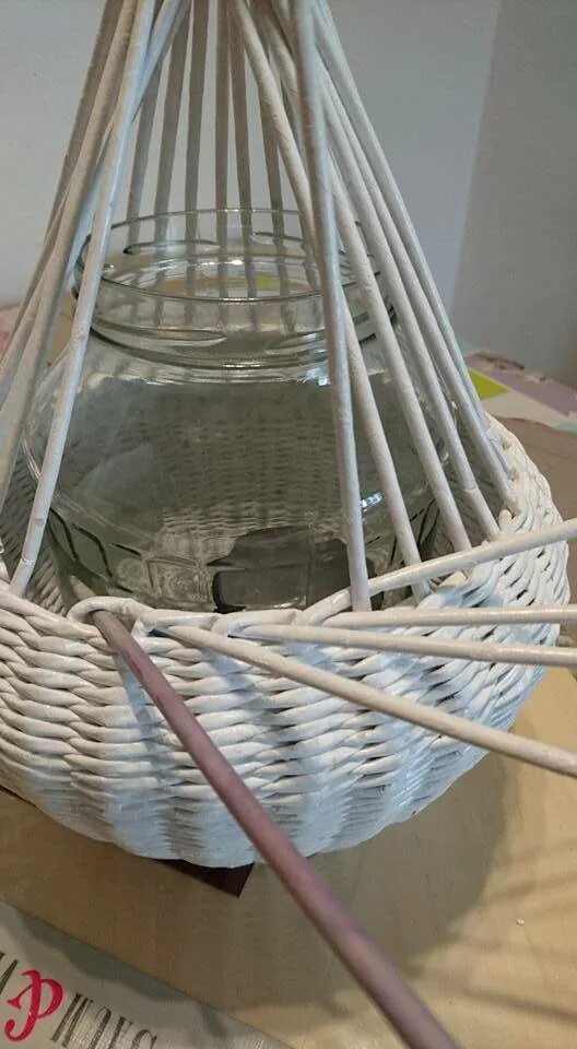 Загибка розга из трех трубочек. Бумажная лоза загибки. Загибки из газетных трубочек мастер класс. Плетение из газетных трубочек загибка розга. Розга из газетных трубочек мастер класс.