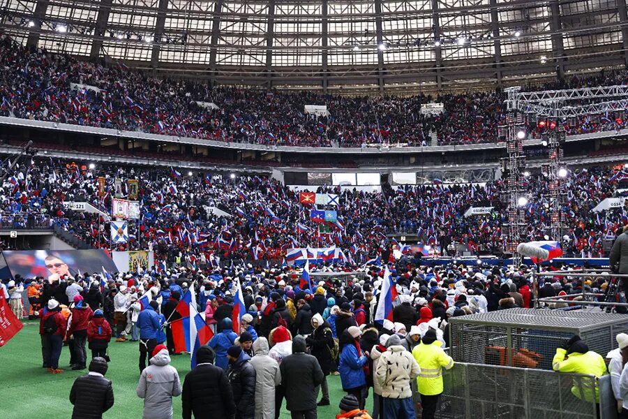 Лужники концерт 28 июня. Концерт митинг в лужниках. Лужники концерт 28 июня. Лужники 2023. Лужники концертная арена.