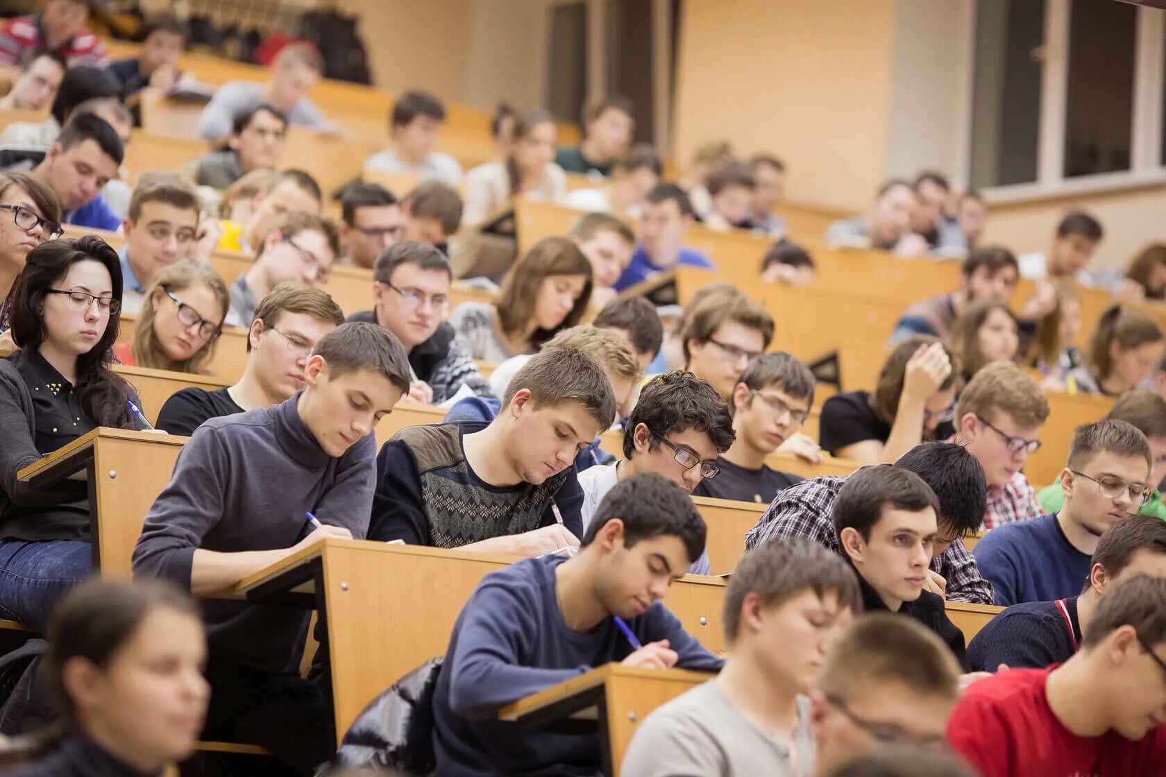 Студенты сейчас