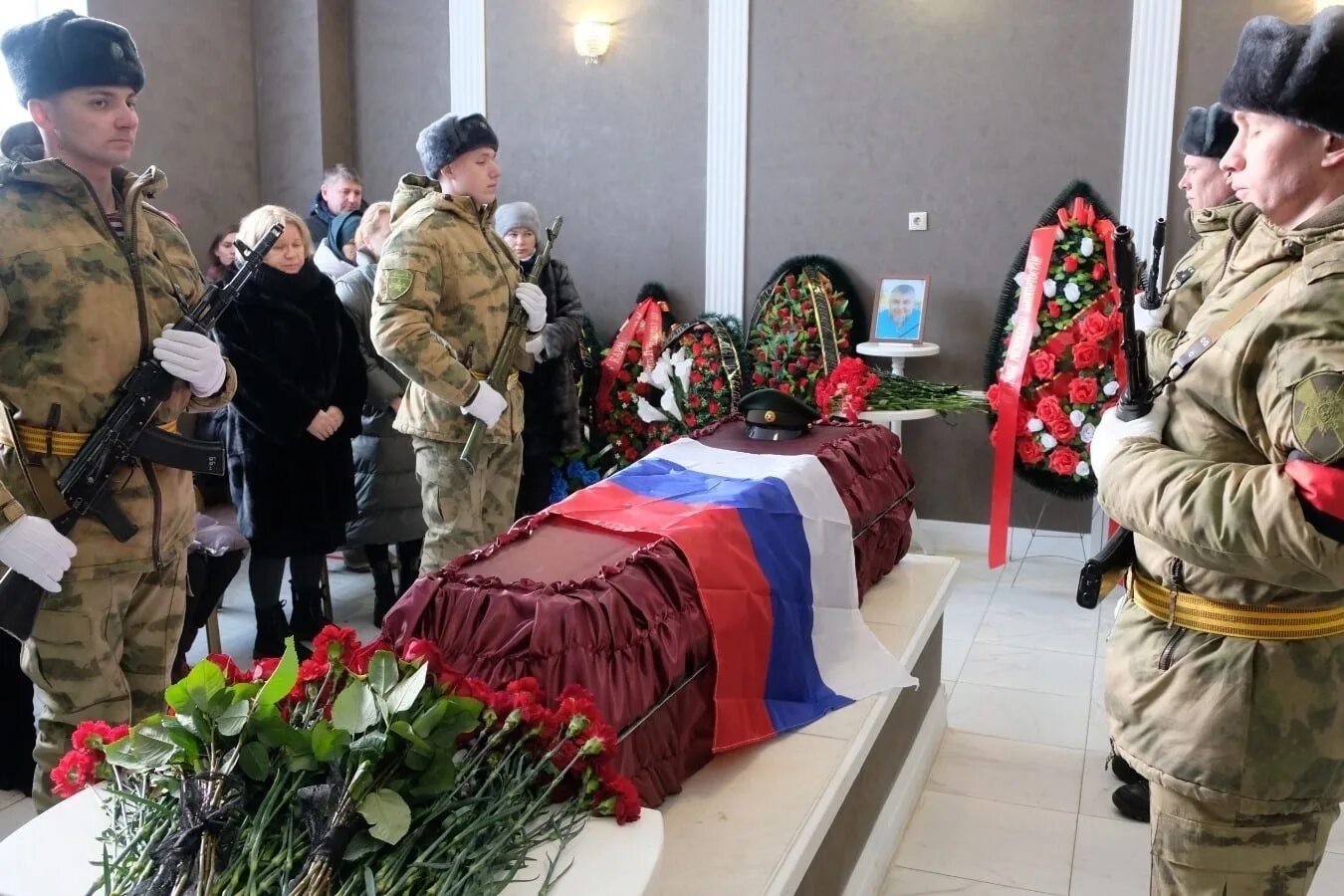 Новости дня 6 февраля. Прощание с погибшими на Украине. Простились с погибшим в ходе спецоперации.