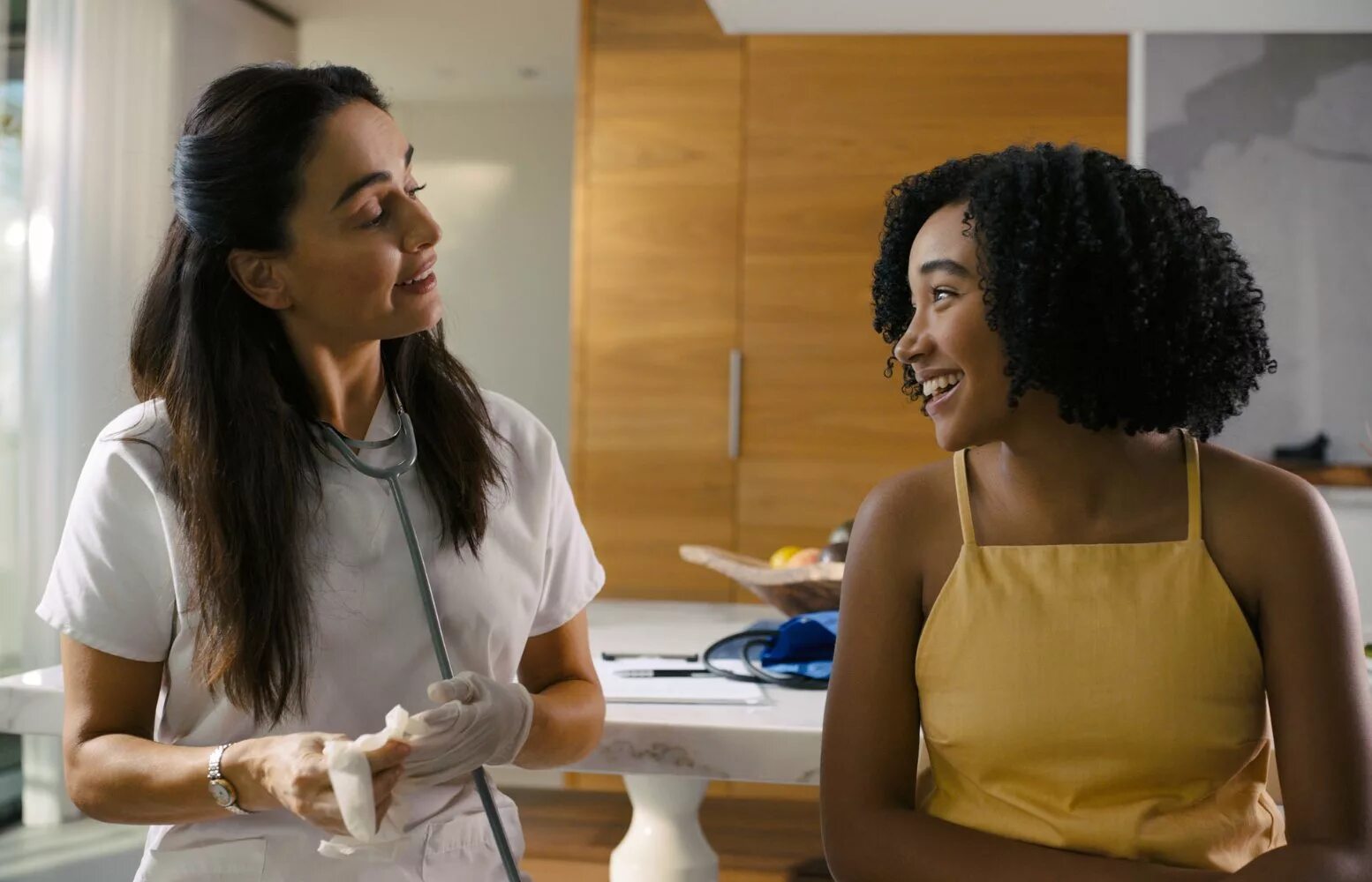 Темнокожая сводная сестра. Три мулатки. Coko singer. Brown girl begins фильм 2017. Весь этот мир (2017).