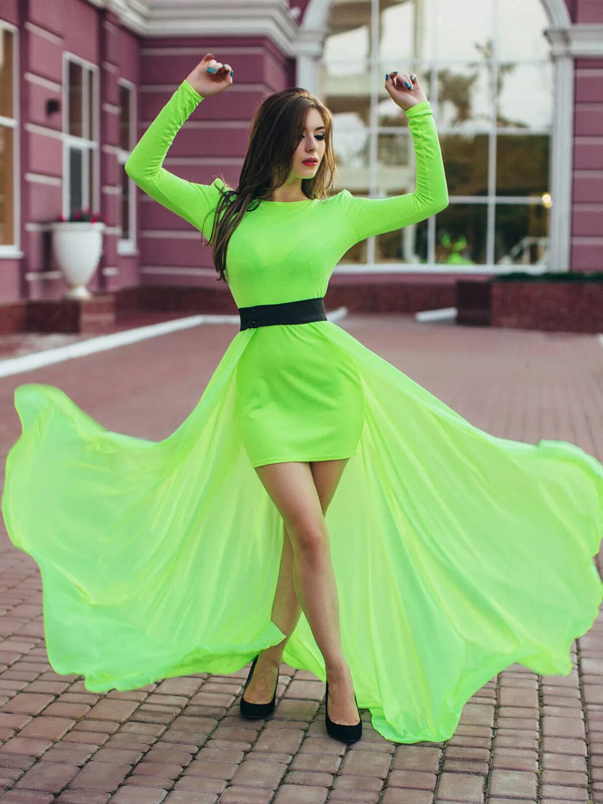 Салатовая одежда. Красивые яркие платья. Салатовая одежда. Салатовый спортивный костюм. Салатовое платье.