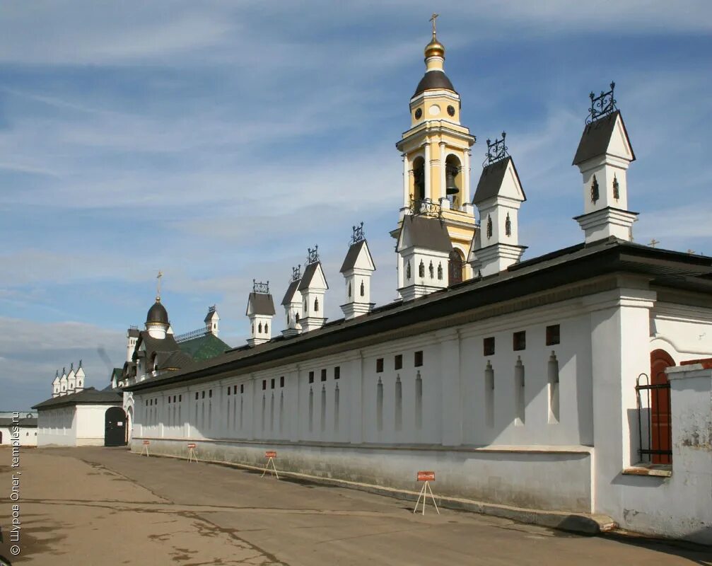 Слобода. Храма архангела михаила села михайловская слобода. Михайловская слобода пенза. Михайловская слобода вьяс. Кузьмич михайловская слобода.