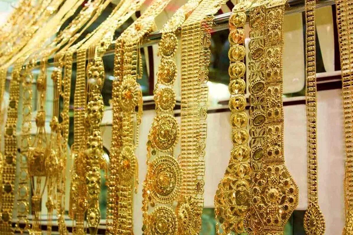Gold souk дубай. Украшения в дубае золотой рынок. Gold souk дубай. Золотой рынок gold souk. Оаэ, gold souk, deira,dubai.