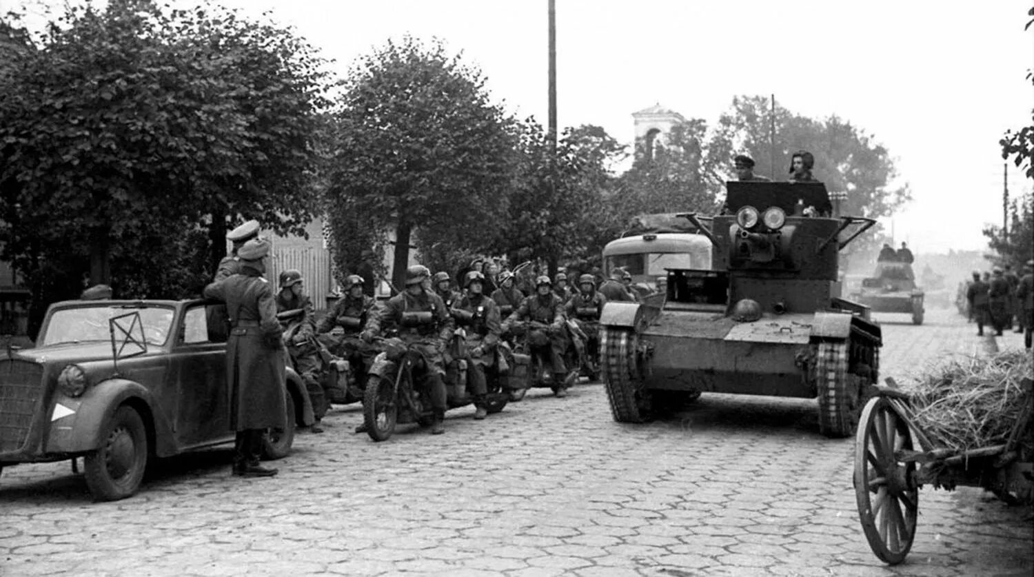 РККА Вермахт Брест 1939. Совместный парад РККА В Бресте 1939. Парад РККА И вермахта в Бресте. Парад в Бресте в 1939 СССР И Германии.