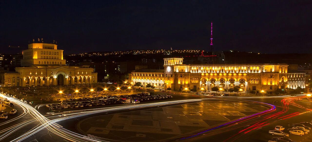 Г ереван республика. Площадь Республики Ереван. Армения Ереван площадь Республики. Площадь революции Ереван. Центральная площадь Еревана.